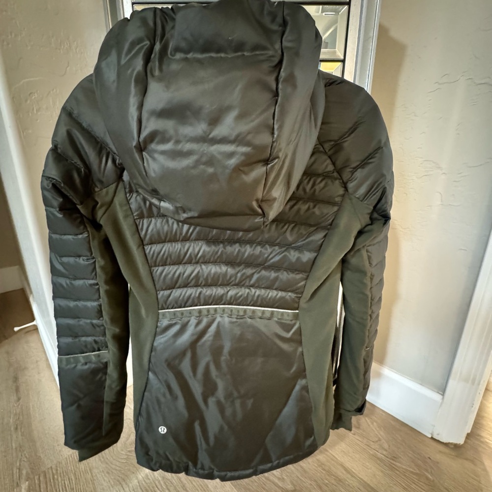 LULULEMON Down For A Run II JACKET NWT (not attached) - Picture 5 of 10